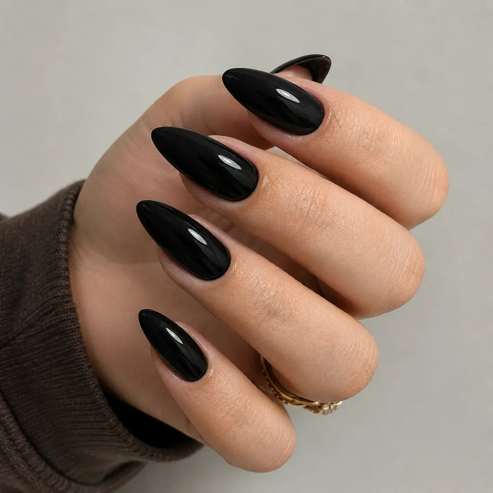 Lakier Hybrydowy 10ml Black no.130 NILO Perfect Nails